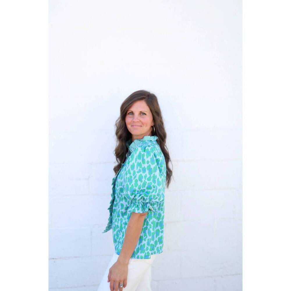 NEW ENTRO luca leopard blouse in green - Picture 9 of 10